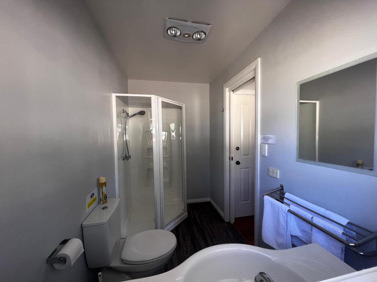 Four Seasons Waterfront Villas Taranna Exterior foto